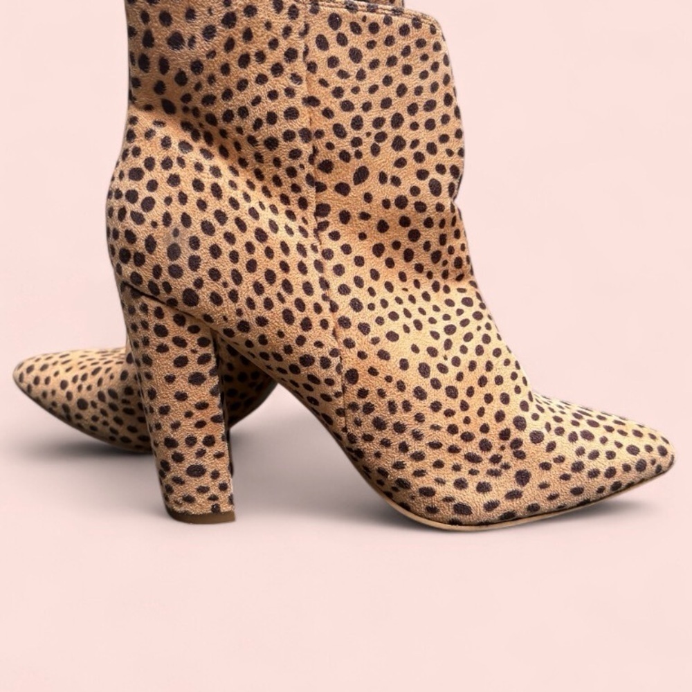 Women’s Beast Fashion Cadence Suede Pointy Toe Block Heel Ankle Booties Size 6 - Picture 13 of 13